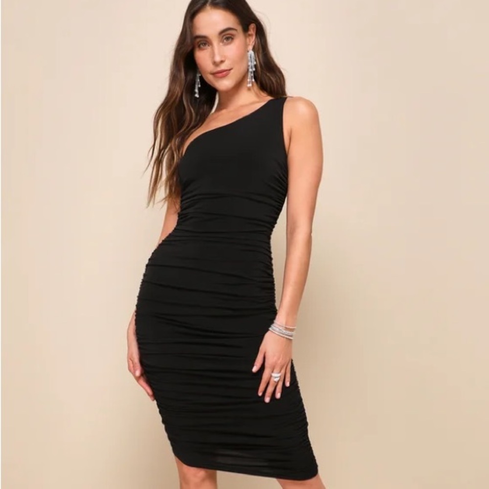 Lulu's Total Appeal Black Ruched One-Shoulder Bodycon Midi Dress